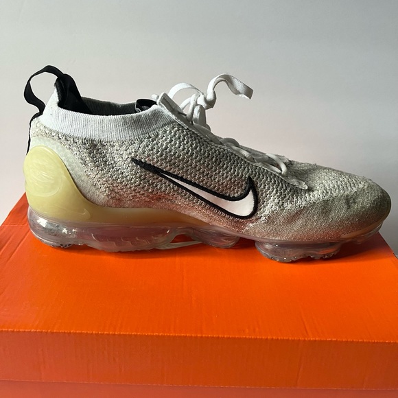🌟SOLD🌟Nike Vapormax metallic silver (Size 12) - Picture 6 of 9